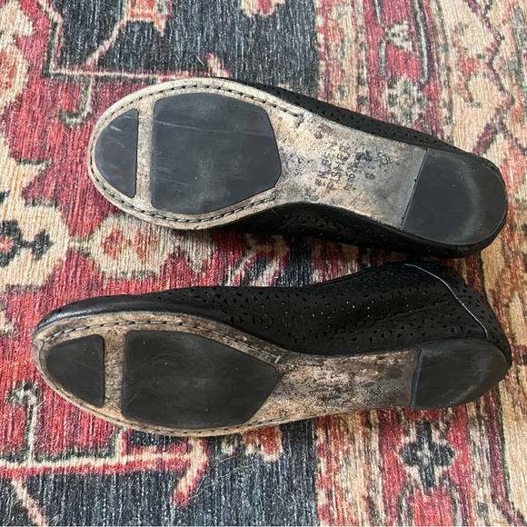 Eileen Fisher Classic Black Ballet Flat - Picture 3 of 3
